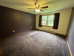 85 Vergason Ave in Norwich, CT - Building Photo - Building Photo