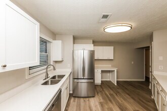 2429 Chauncey Ln in Marietta, GA - Building Photo - Building Photo