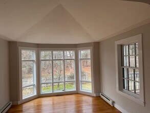 396 Wellesley Ave in Wellesley, MA - Building Photo - Building Photo