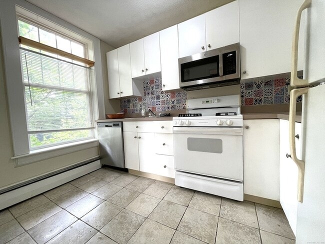 352 Greene St, Unit 3 in New Haven, CT - Foto de edificio - Building Photo