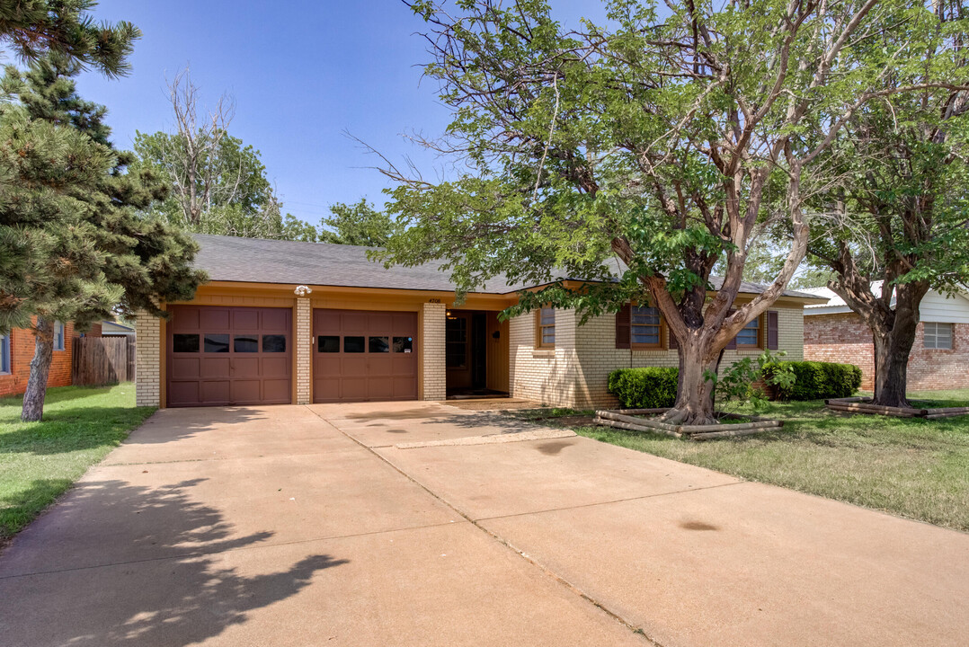 4708 47th St in Lubbock, TX - Building Photo