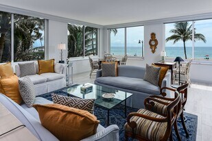 340 S Ocean Blvd in Palm Beach, FL - Building Photo