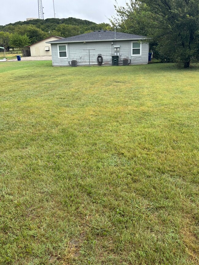501 W Lincoln Ave in Copperas Cove, TX - Foto de edificio - Building Photo