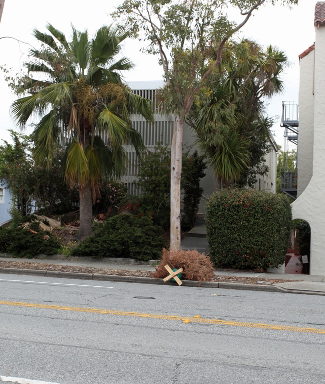 1128 El Camino Real in Burlingame, CA - Foto de edificio - Building Photo