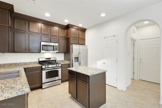 7733 Eagle Rock Peak Ct in Las Vegas, NV - Building Photo - Building Photo