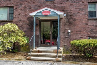 61 Spencer Rd in Boxborough, MA - Building Photo - Building Photo