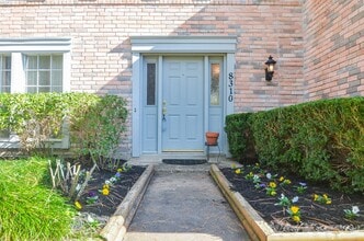 8310 Hot Springs Dr in Houston, TX - Building Photo - Building Photo