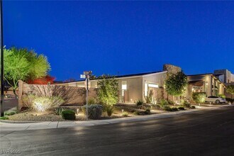 2560 Bridle Oaks Ct in Henderson, NV - Building Photo - Building Photo