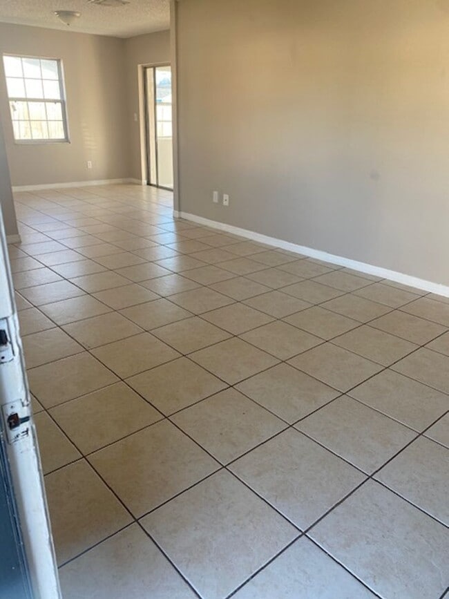 2931 Keesler St in Deltona, FL - Building Photo - Building Photo