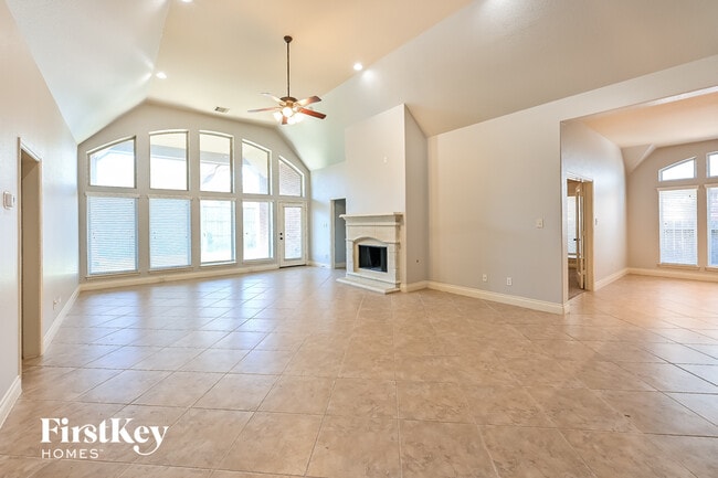 18631 Minden Oaks Dr in Spring, TX - Foto de edificio - Building Photo