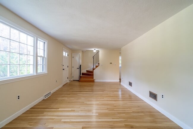 10 Colburn St in Waltham, MA - Building Photo - Building Photo