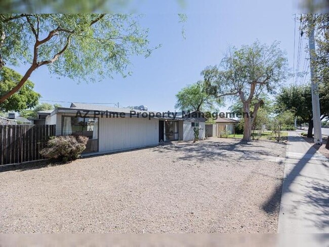property at 1808 W Thomas Rd