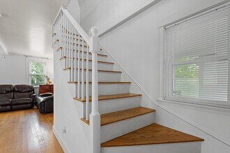 39 Grandfield St in Dedham, MA - Building Photo - Building Photo