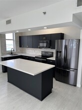 770 Claughton Island Dr in Miami, FL - Building Photo - Building Photo