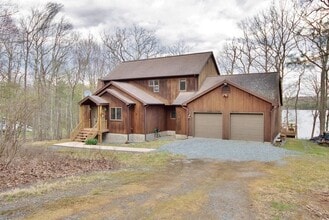 136 Browning Blvd in Barryville, NY - Foto de edificio - Building Photo