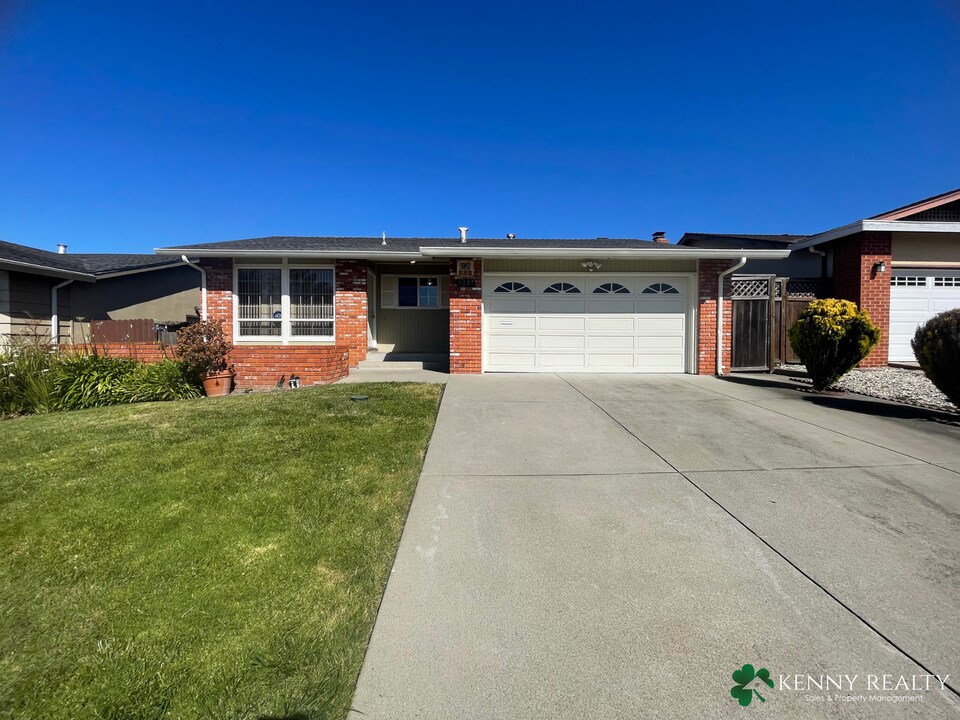 2835 Shannon Dr in South San Francisco, CA - Building Photo