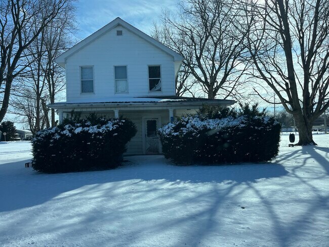 206 Masters St in Murrayville, IL - Building Photo - Building Photo