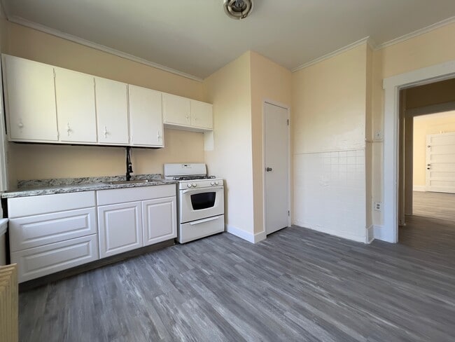 103 Storms Ave, Unit 2