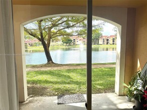 2041 Renaissance Blvd in Hollywood, FL - Building Photo - Building Photo
