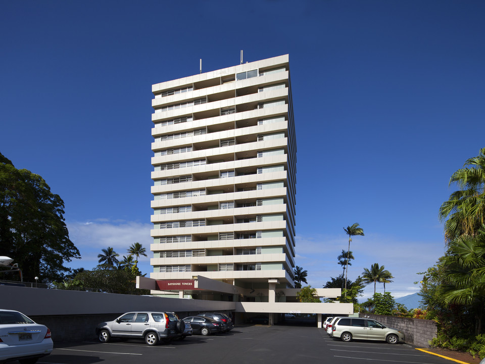 Bayshore Towers in Hilo, HI - Building Photo