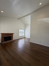 44215 Hanstead Ave in Lancaster, CA - Building Photo - Building Photo