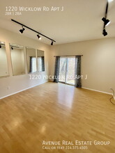 1220 Wicklow Rd in Ballwin, MO - Building Photo - Building Photo