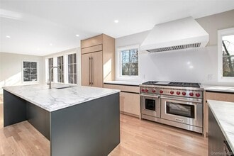 2 Myrtledale Rd in Scarsdale, NY - Building Photo - Building Photo