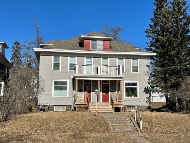 property at 2107-2107 E 5th St