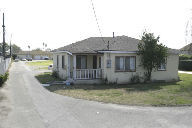 3702-3712 Santa Clara Ave in Oxnard, CA - Building Photo - Building Photo