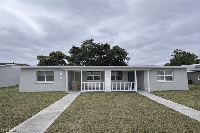 4960 Vincennes St in Cape Coral, FL - Building Photo - Building Photo