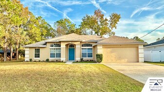 32 Pierce Ln in Palm Coast, FL - Building Photo