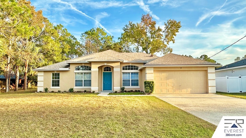 32 Pierce Ln in Palm Coast, FL - Building Photo