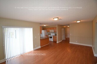 132 La Mancha Ave in Royal Palm Beach, FL - Building Photo - Building Photo