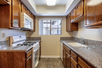 515 East Elmwood Ave in Burbank, CA - Foto de edificio - Interior Photo