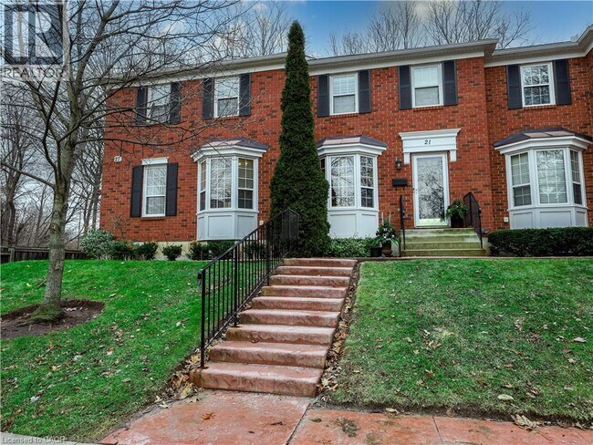 2390 Woodward Ave in Burlington, ON - Building Photo - Building Photo