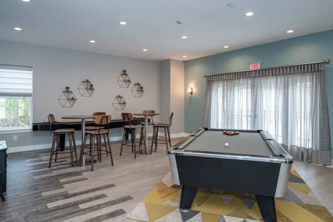 Elevations One in Woodbridge, VA - Foto de edificio - Building Photo