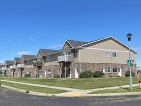 Stonebridge Villas in Minot, ND - Building Photo