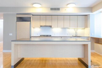 301 Mission St, Unit 24A in San Francisco, CA - Building Photo - Building Photo