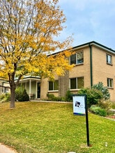 Oak Street Apartments in Lakewood, CO - Foto de edificio - Building Photo