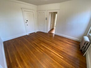 165 Park Dr, Unit 8 in Boston, MA - Building Photo - Building Photo