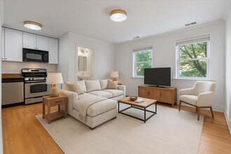 1347 W Eddy St, Unit 205 in Chicago, IL - Building Photo - Building Photo