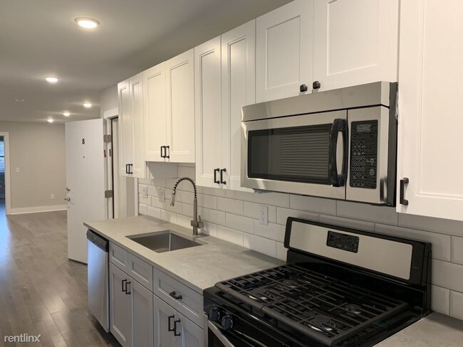5334 Cedar Ave in Philadelphia, PA - Building Photo - Building Photo