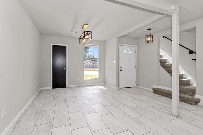 15225 Woodforest Blvd in Channelview, TX - Building Photo - Building Photo