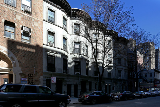 241 W 100th St in New York, NY - Foto de edificio - Building Photo