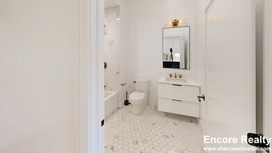 50 Leo M Birmingham Pkwy in Boston, MA - Foto de edificio - Building Photo