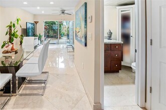 811 W Oakland Park Blvd in Wilton Manors, FL - Building Photo - Building Photo