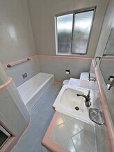 1236 N Sweetzer Ave in West Hollywood, CA - Building Photo - Building Photo