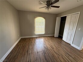 629 Dauphine Ave S in Lehigh Acres, FL - Building Photo