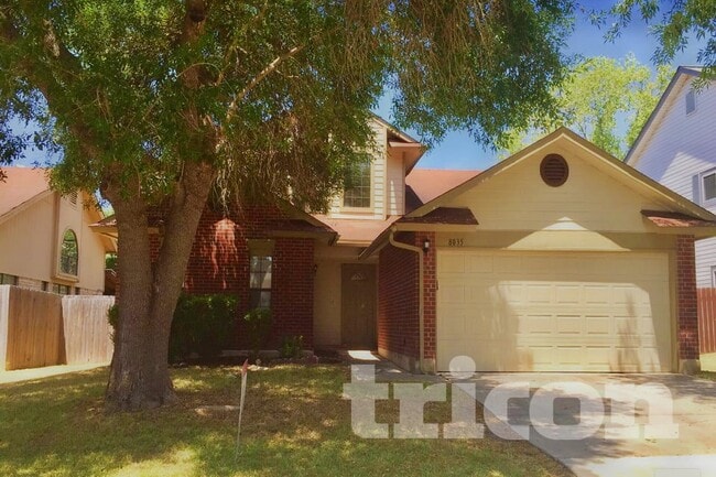 8035 Dove Trail Dr in San Antonio, TX - Building Photo - Building Photo