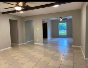 2623 N Woodloch St in Conroe, TX - Building Photo - Building Photo